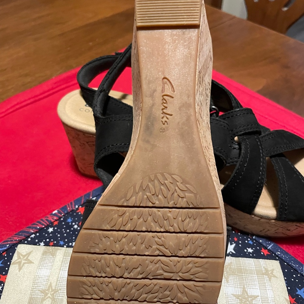 (3) Clark Sandals in US Size 10; Navy, Bone and Black